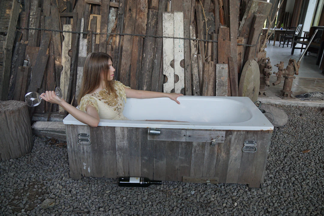 Stylish Contemporary Hot Tubs for Ultimate Relaxation